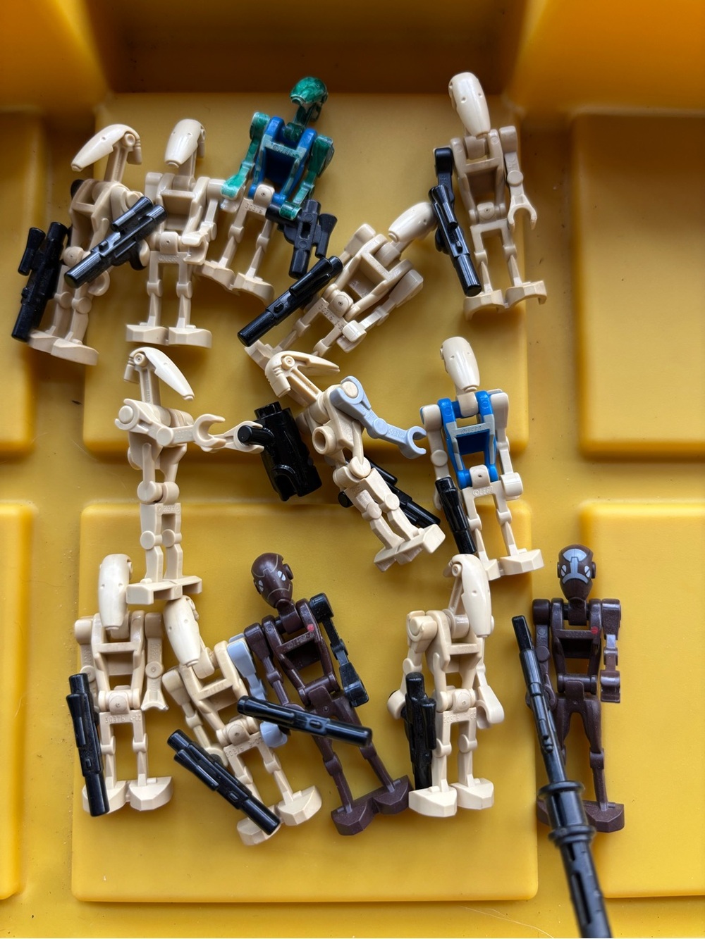 Star Wars Assorted Battle Droids - Beige, Brown & Blue Action Figures (Set)